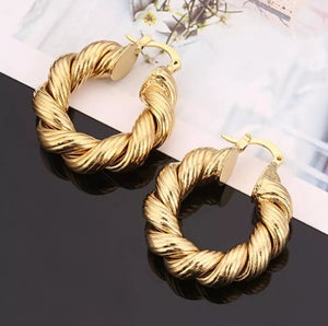 Mini Twist Hoops