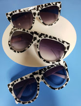 Load image into Gallery viewer, Chloe Frames
